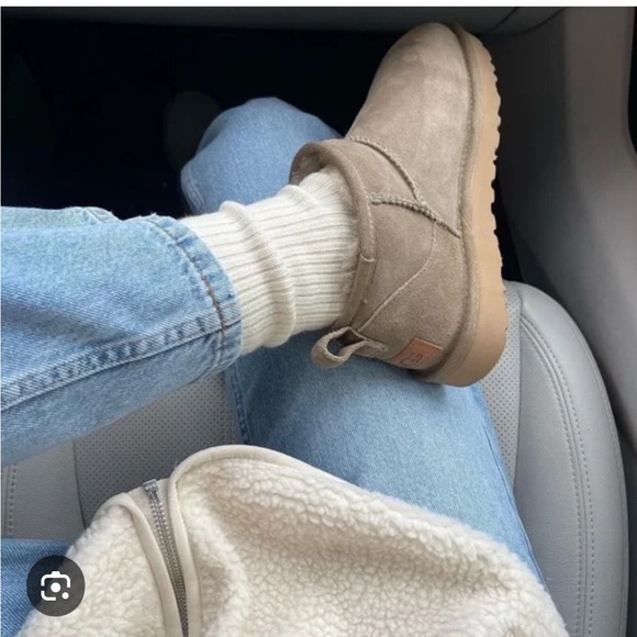 🤎 UGG CLASSIC ULTRA MINI BOOT-- ANTELOPE COLOR! - Picture 12 of 14